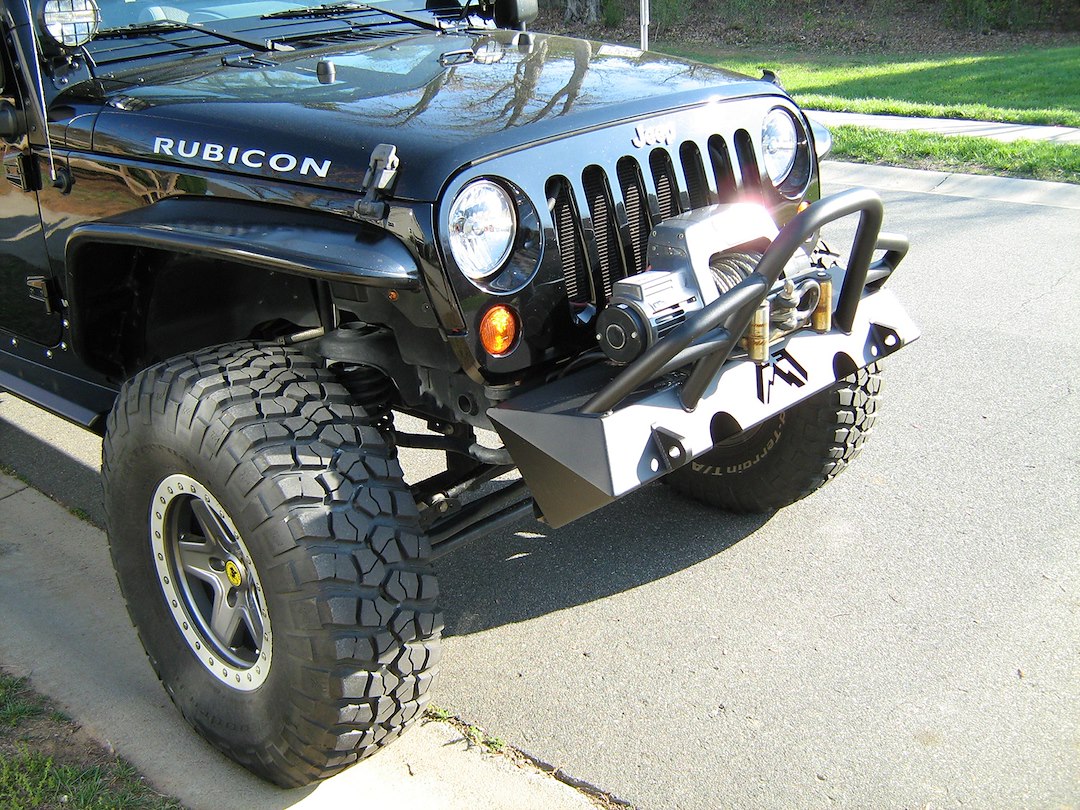 2007-2018 Jeep JK Hardcore Stubby Winch Bumper with grill guard | Fab Fours
