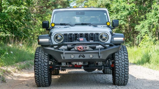 Lifestyle 3/4th Winch Bumper w/ Guard 2018-25 Jeep JL & JT | Fab Fours